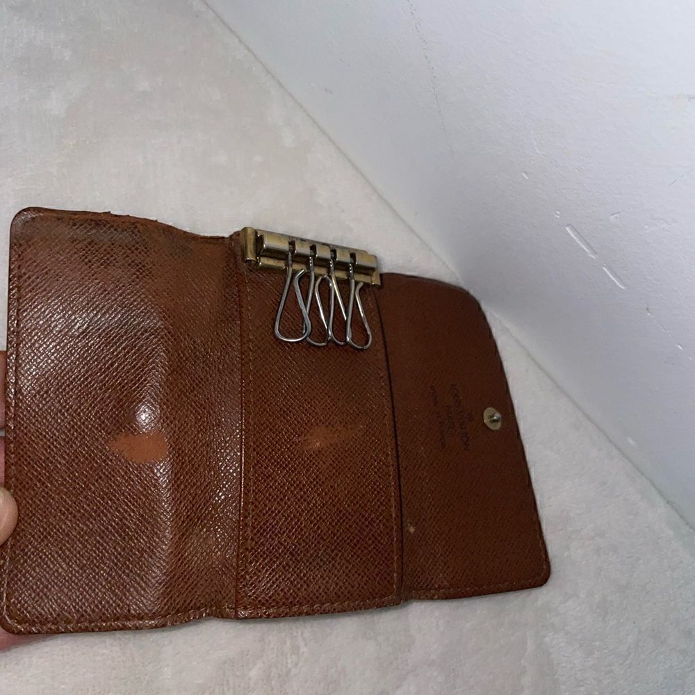 Authentic Louis Vuitton 4 Key Wallet - Picture 7 of 13